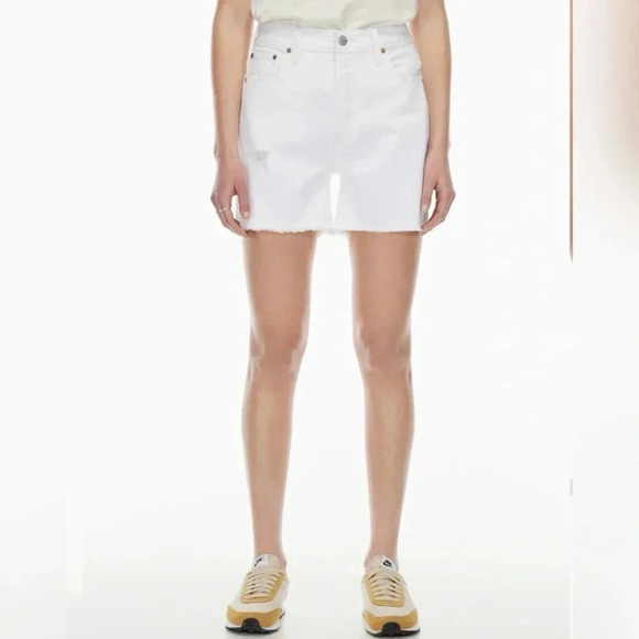 Aritzia Denim Forum
The Yoko Mid Thigh Short in 
A Little Wht Lie Dstr Size 29 - Picture 3 of 6